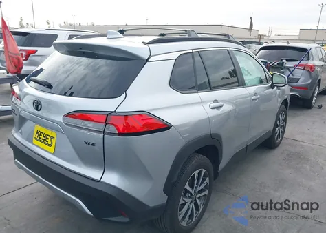 2024 Toyota Corolla Cross Xle z USA, uszkodzony, nr VIN 7MUDAAAG0RV111793